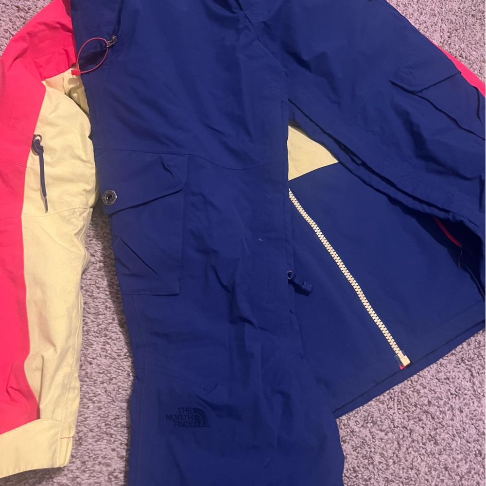 northface ski jacket and snow pants - Picture 5 of 7